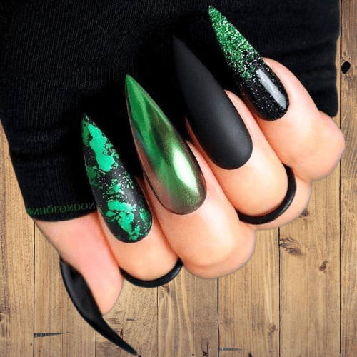 Mixed Finish Emerald Stiletto Nails Mixed Finish Emerald Stiletto Nails — Emerald Green Nails