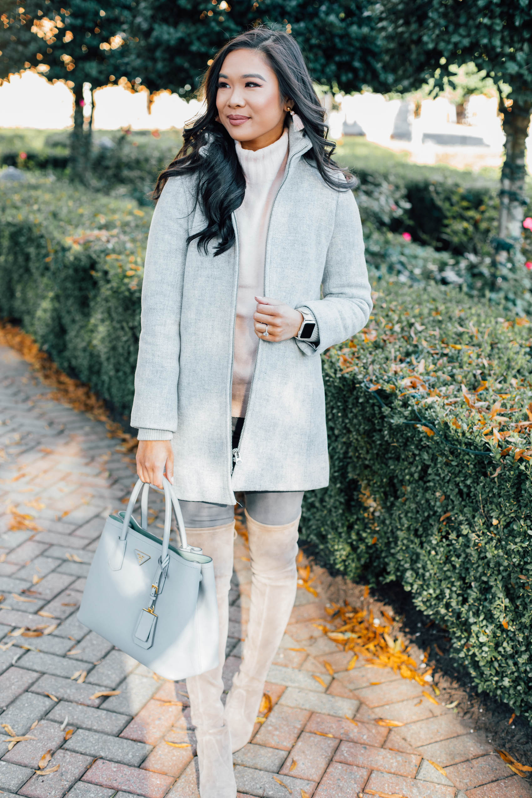 Light Grey Wool Coat and Over-the-Knee Boots for a Sophisticated Look Light Grey Wool Coat and Over-the-Knee Boots for a Sophisticated Look — Winter Outfits for Petite Women