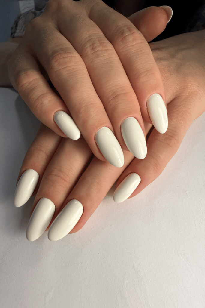 Even Polish Application Clean Lines Visual Idea Even Polish Application Clean Lines Visual Idea — Winter Oval Nails