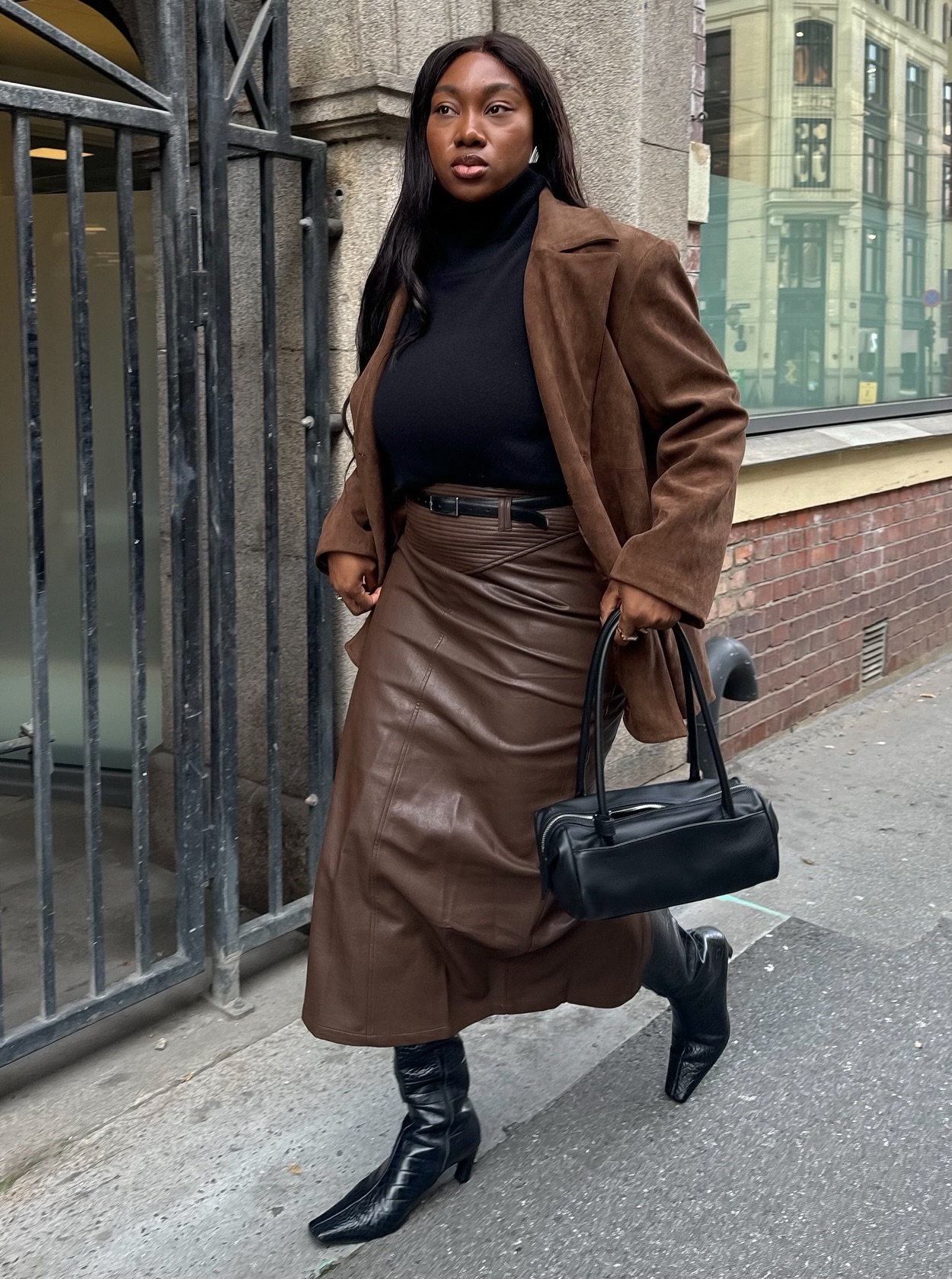 Brown Leather Midi Skirt with Suede Jacket and Turtleneck Brown Leather Midi Skirt with Suede Jacket and Turtleneck — Leather Skirt Outfits