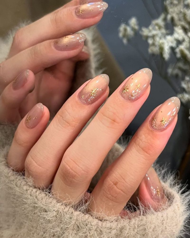 Nude to Beige Gradient with Gold Stars Nude to Beige Gradient with Gold Stars — Winter Nail Colors for Women Over 50