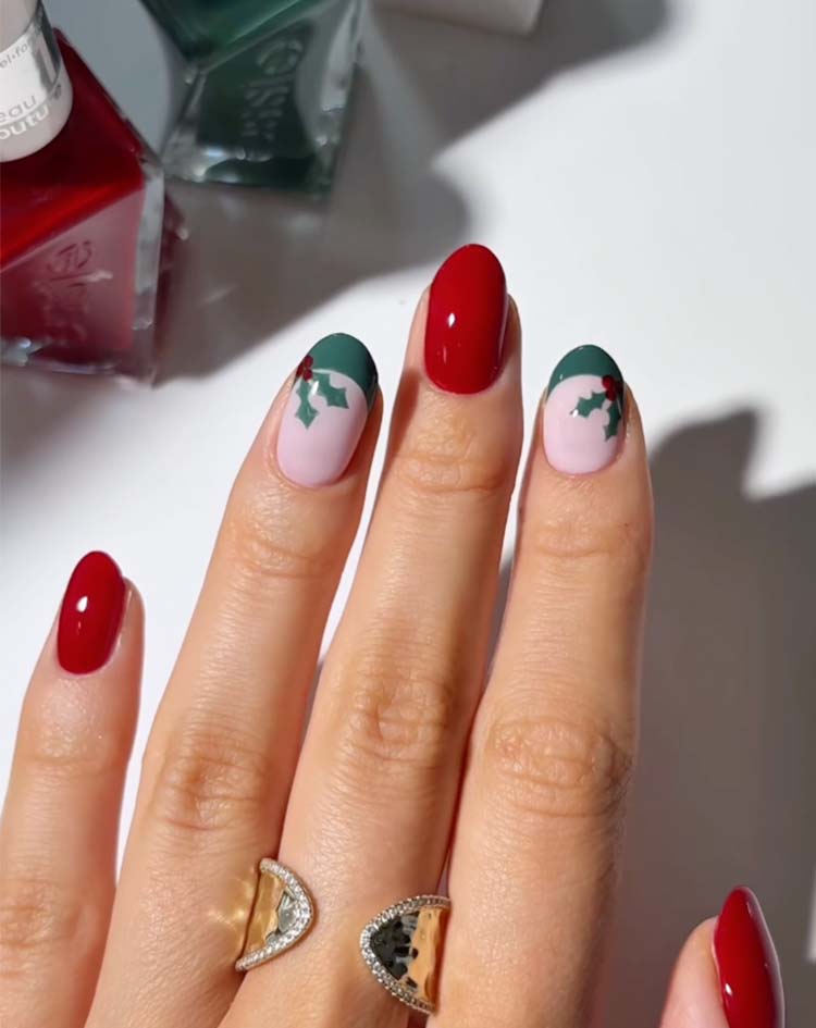 Festive Holly Leaves and Berries Festive Holly Leaves and Berries — nail art ideas