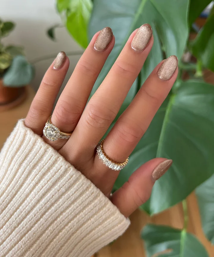 Warm Brown Shimmer Short Ovals Warm Brown Shimmer Short Ovals — Winter Dip Powder Nails