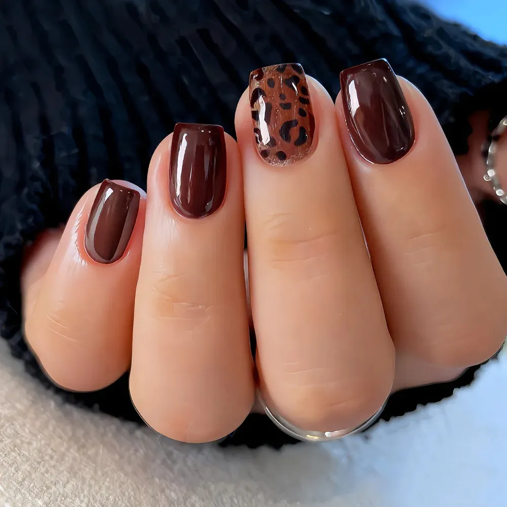 Deep Brown Leopard Print Short Square Nails Deep Brown Leopard Print Short Square Nails — Winter Square Nails