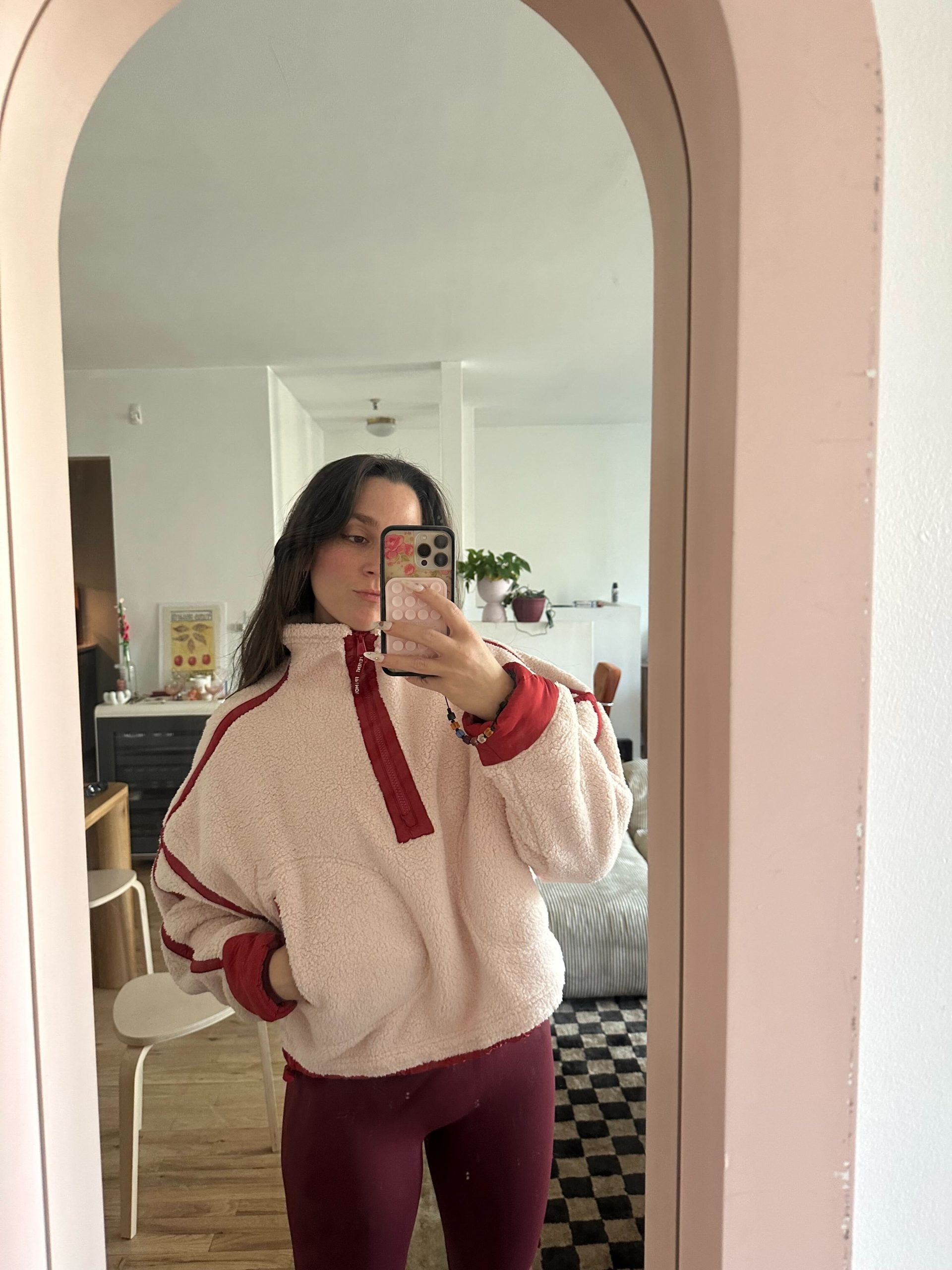 Casual Athleisure Outfit Idea Casual Athleisure Outfit Idea — Fleece Jacket Outfits