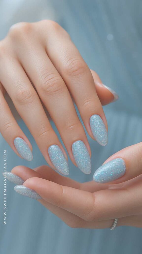 Frosty Silver Glitter Gradient Almond Nails Frosty Silver Glitter Gradient Almond Nails — Winter Gel Nails