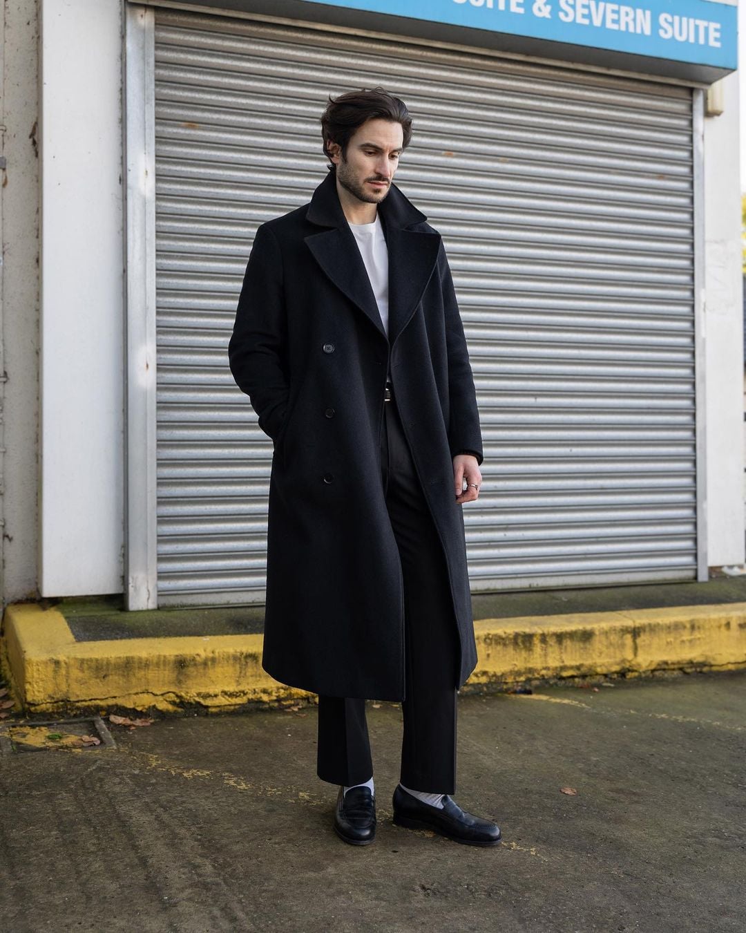 Long Double-Breasted Overcoat for Sleek Smart Casual — Winter Outfits for Men