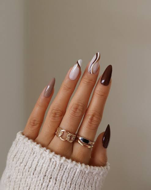 Abstract Swirls in Brown and Gold Abstract Swirls in Brown and Gold — Fall to Winter Nails