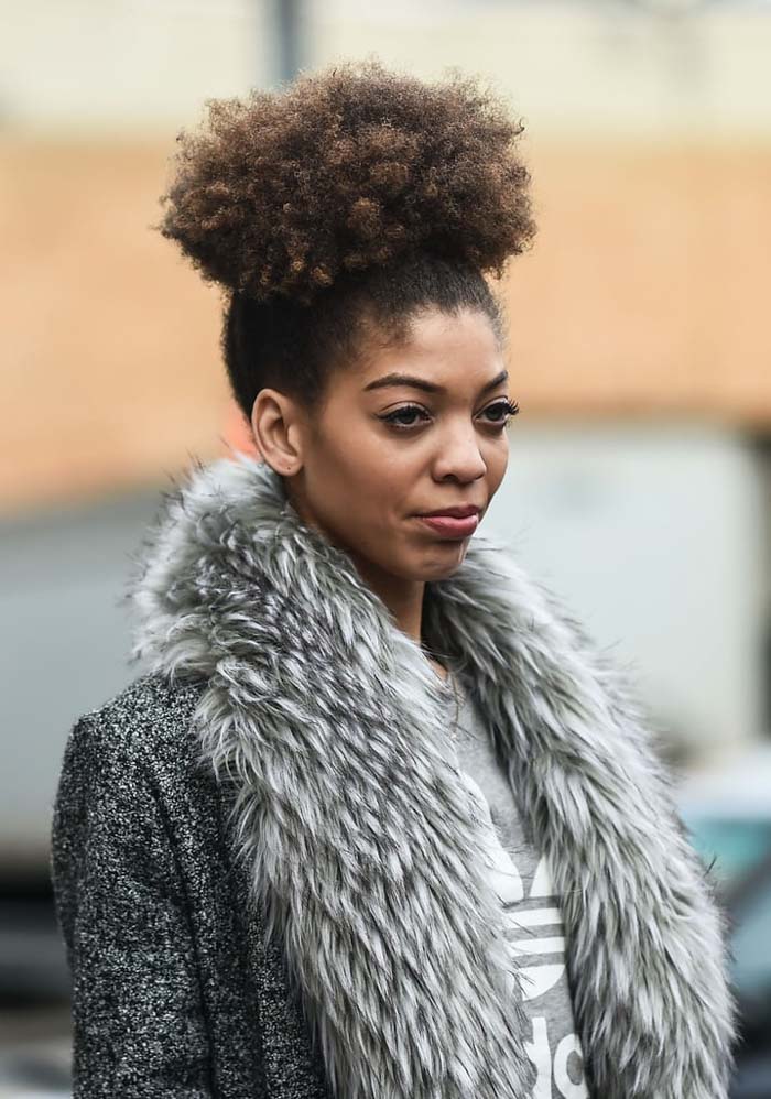 Grey Textured Coat with Faux Fur Collar Grey Textured Coat with Faux Fur Collar — Winter Outfits for Black Girls