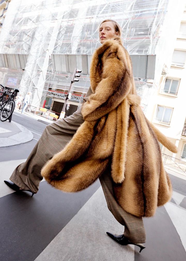 Voluminous Brown and Tan Faux Fur Coat with Wide-Leg Trousers — Faux Fur Coat Outfits