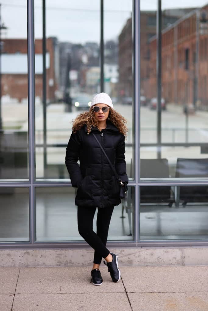 Essential Casual: Black Puffer with Leggings and Beanie — Winter Puffer Jacket Outfits