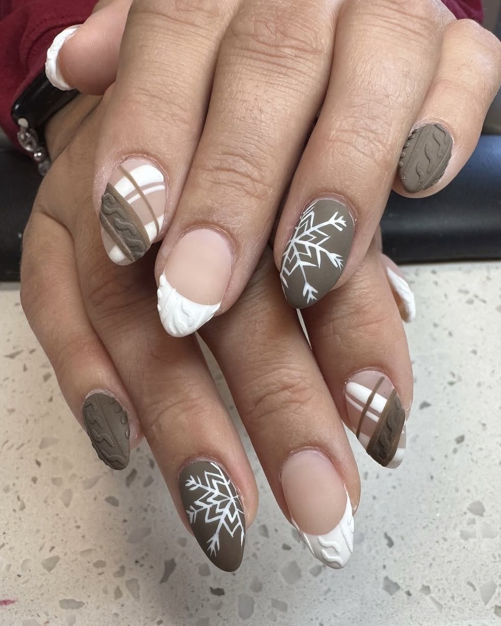 Matte Taupe Snowflake Cable Knit Nails Matte Taupe Snowflake Cable Knit Nails — Snowflake Nails