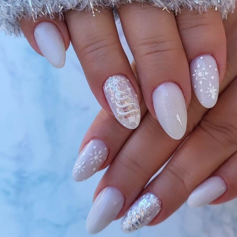 White Silver Glitter Christmas Tree White Silver Glitter Christmas Tree — Winter Acrylic Nail Colors