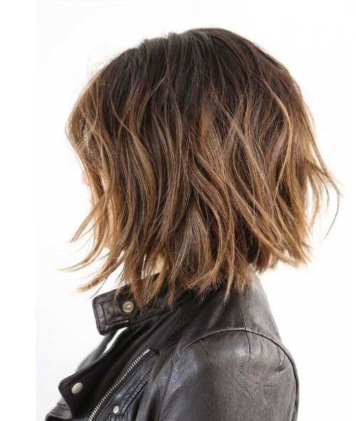 Wavy Bob With Layered Ends — Winter Bob Haircuts