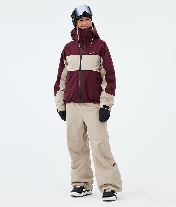 Burgundy and Beige Color-Blocked Jacket with Wide-Leg Pants Burgundy and Beige Color-Blocked Jacket with Wide-Leg Pants — Snowboarding Outfits