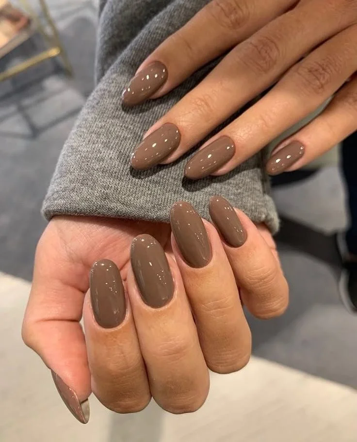 Medium Oval Glossy Warm Brown Nails — Mocha Nails