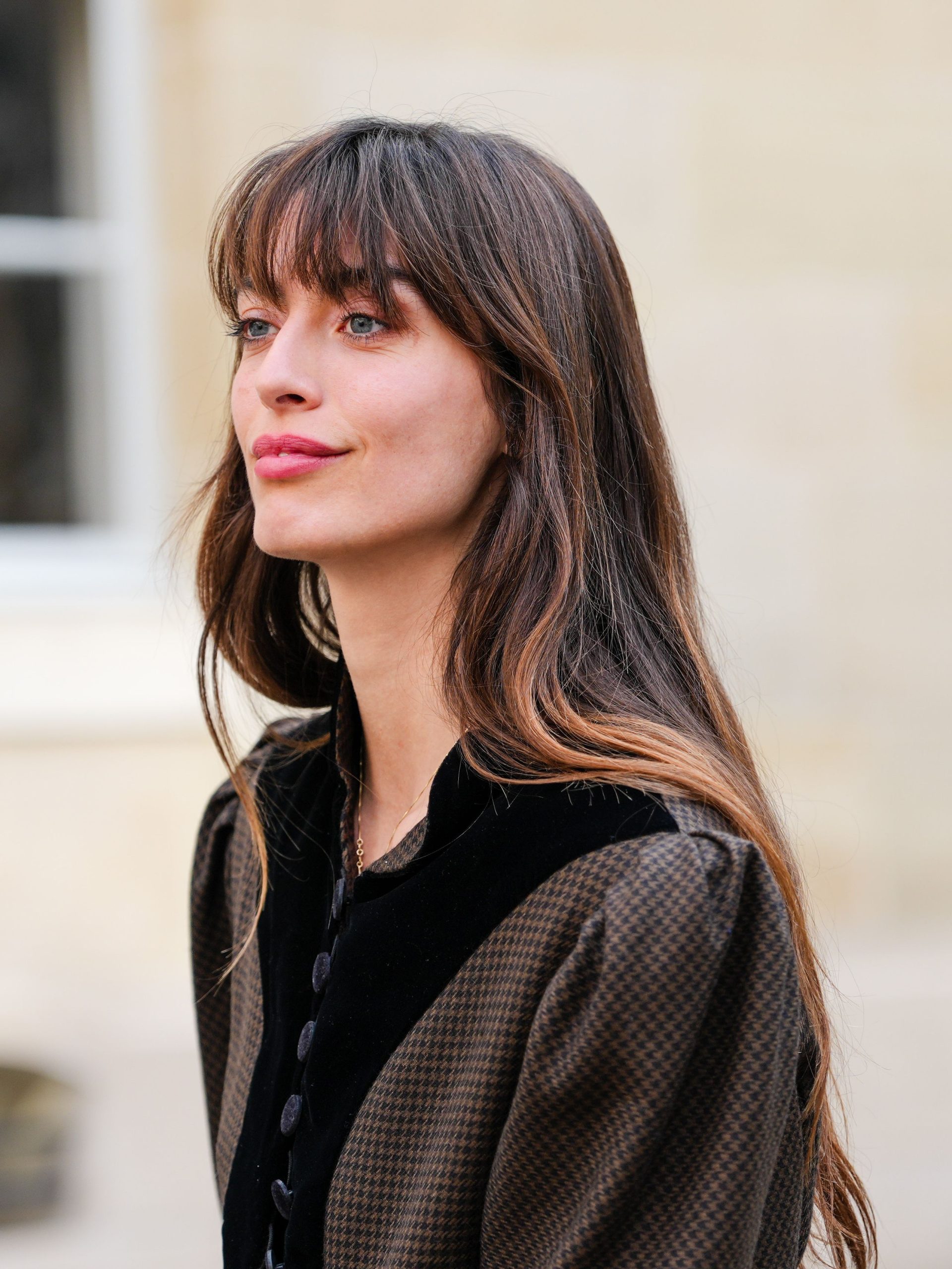 Collarbone Wavy Dark Brown With Full Bangs — Winter Haircuts with Bangs