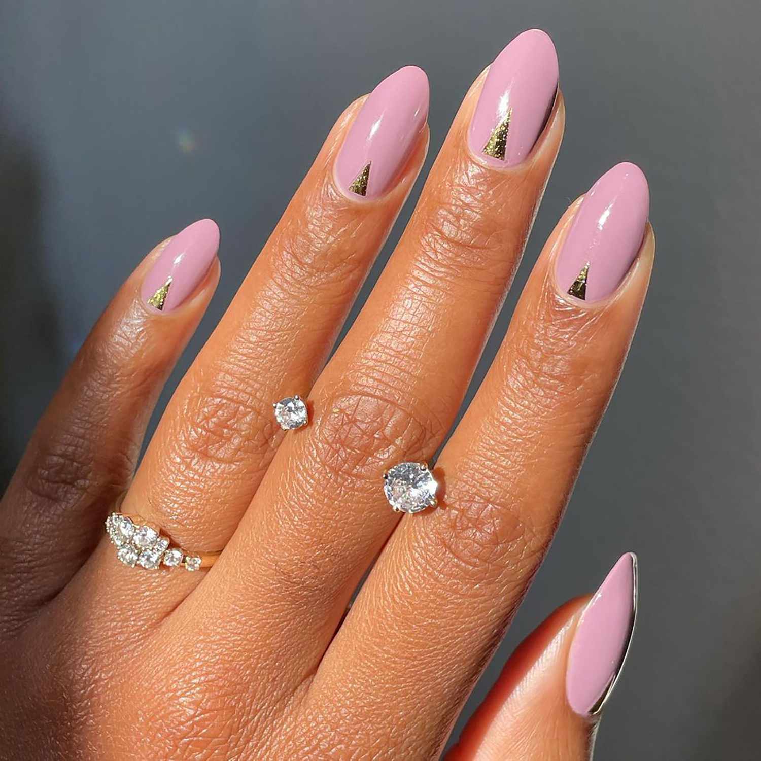 Dusty Pink Glossy Gold Triangle Accent Nails Dusty Pink Glossy Gold Triangle Accent Nails — Winter Nail Colors for Dark Skin
