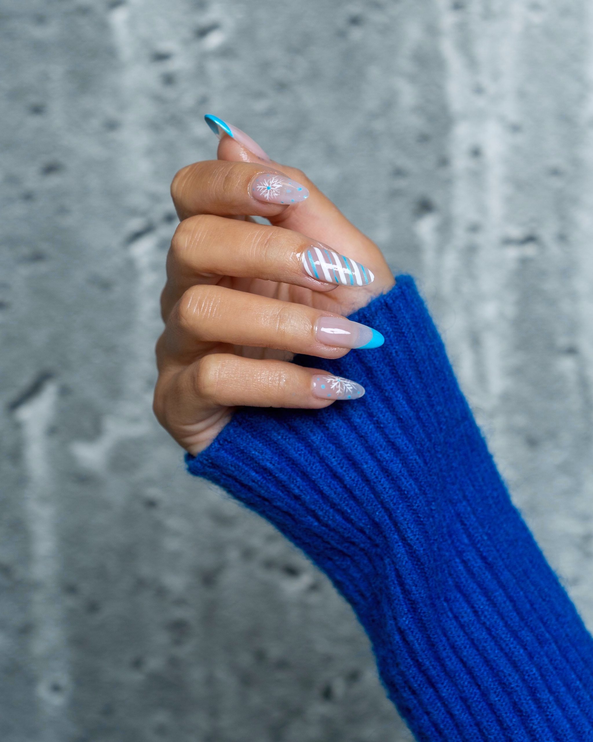 Clear Base with Blue and White Stripes Clear Base with Blue and White Stripes — Winter Wonderland Nails
