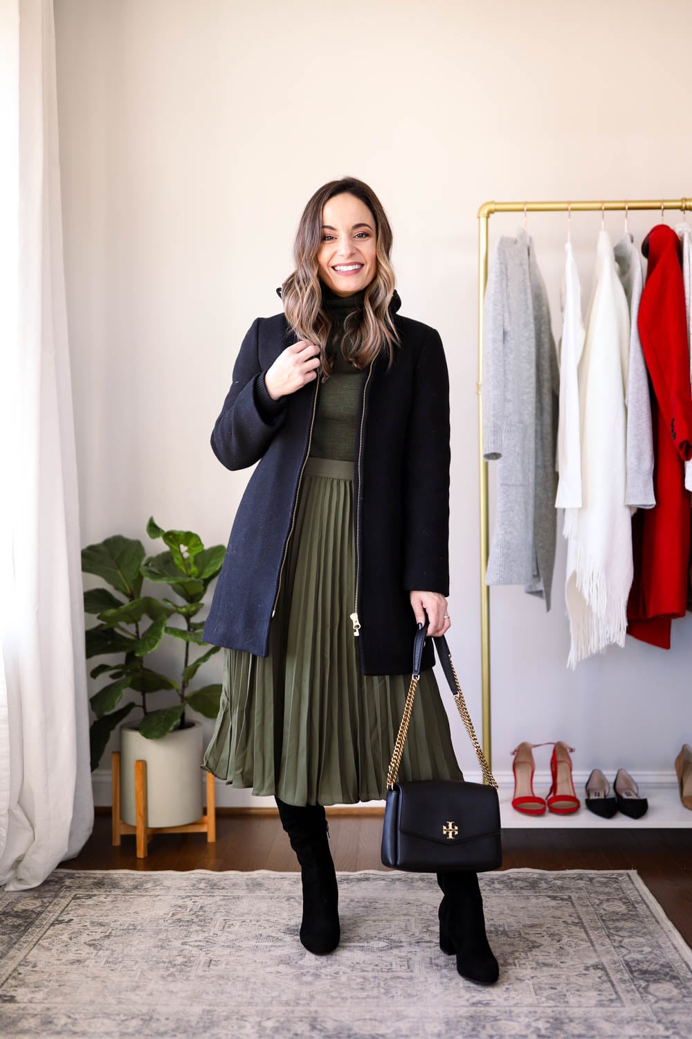 Oversized Black Coat with Cream Turtleneck and Plaid Culottes Oversized Black Coat with Cream Turtleneck and Plaid Culottes — Winter Work Outfits