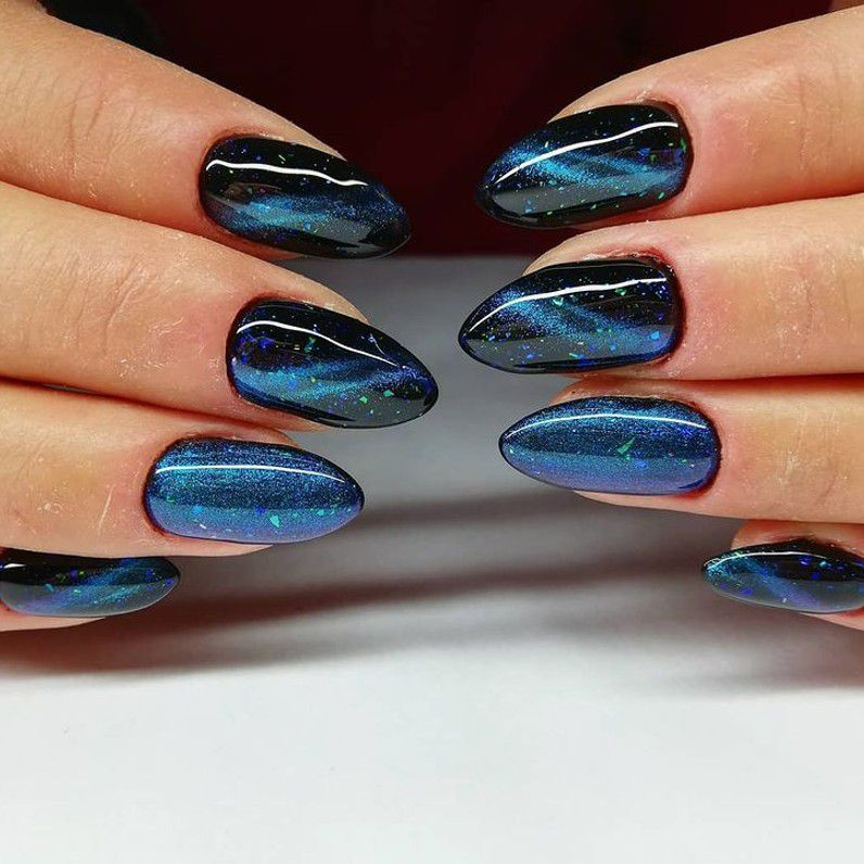 Dark Cat Eye with Blue Green Glitter Dark Cat Eye with Blue Green Glitter — Winter Cat Eye Nails