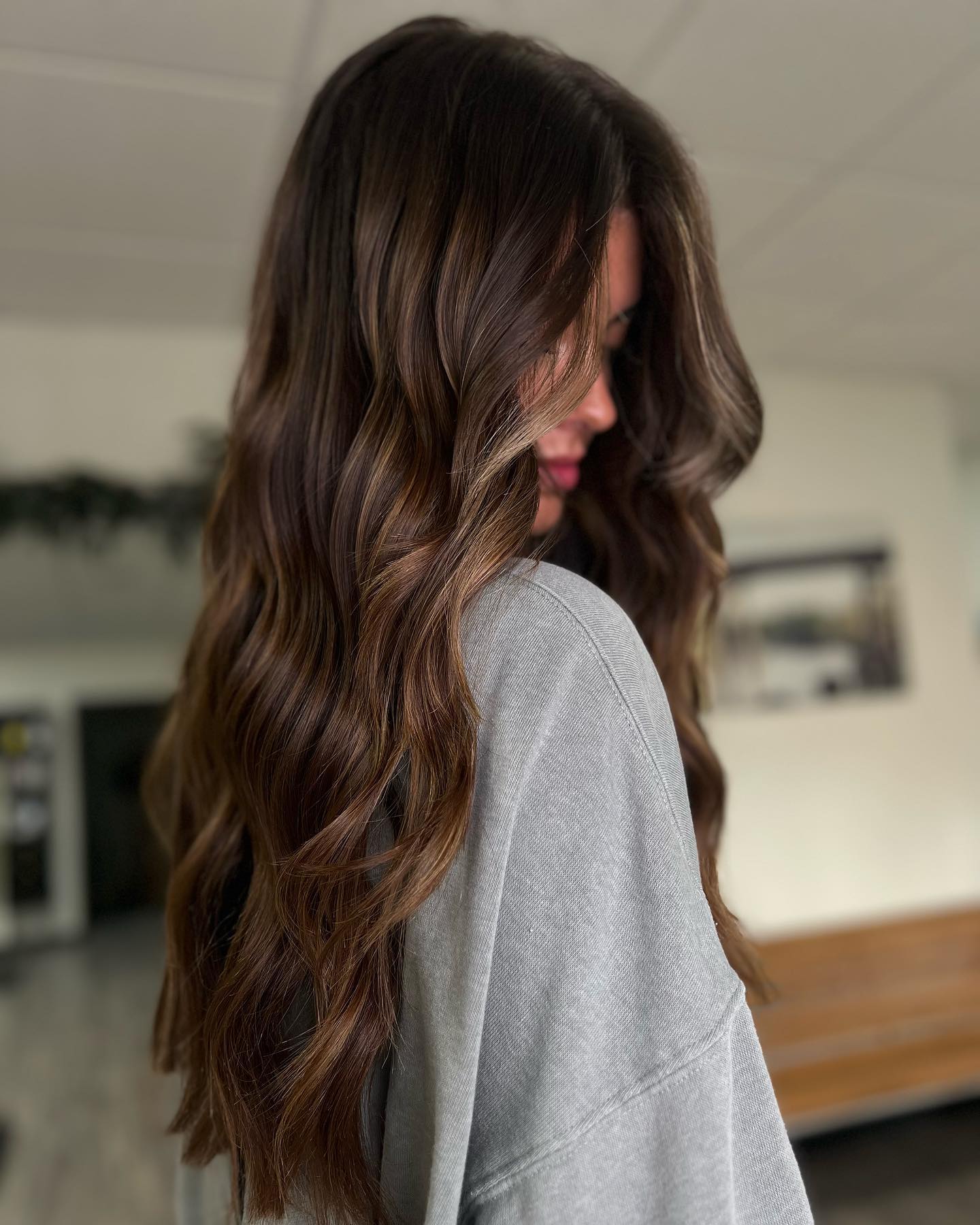 Shoulder-Length Chocolate Brown With Ash Blonde Highlights Shoulder-Length Chocolate Brown With Ash Blonde Highlights — Winter Hair Colors for Brunettes
