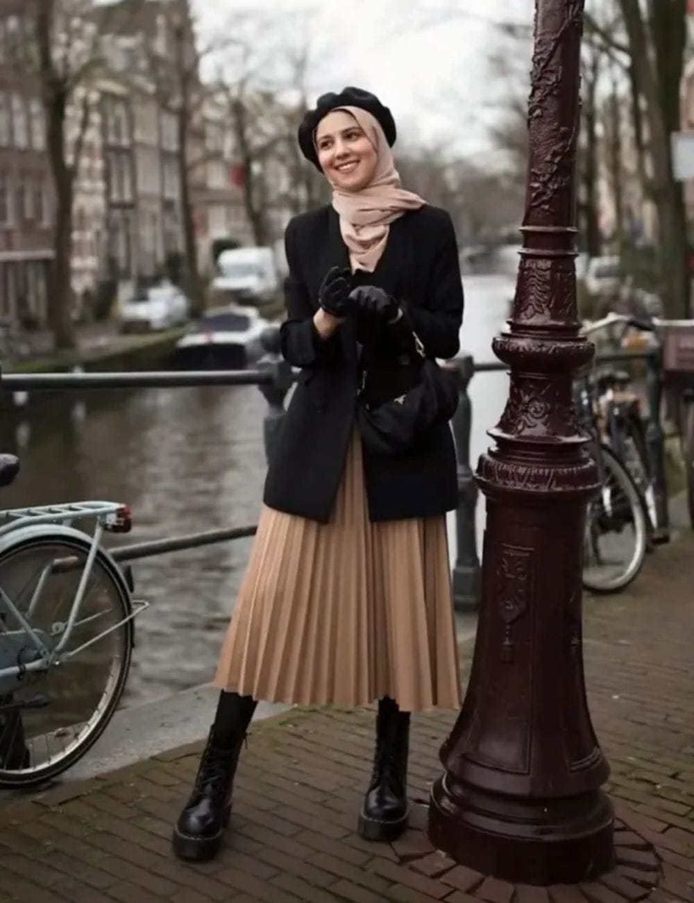 Beige Pleated Midi Skirt with Black Blazer and Beret — Winter Skirt Outfits