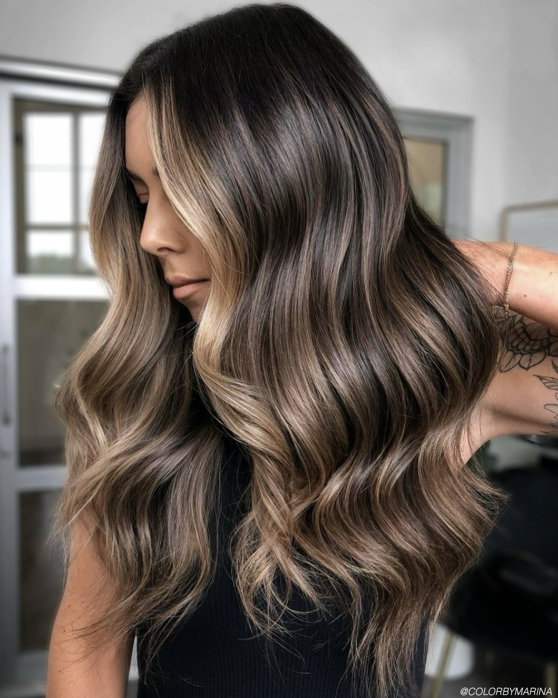 Collarbone With Ash Blonde Root Shadow Collarbone With Ash Blonde Root Shadow — Blonde to Brunette Hair