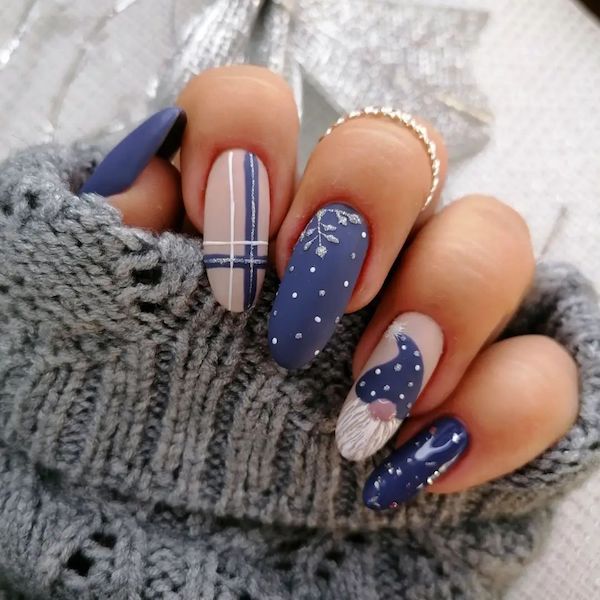 Gnome Plaid Snowflake Square Nails Gnome Plaid Snowflake Square Nails — Cute Winter Nails