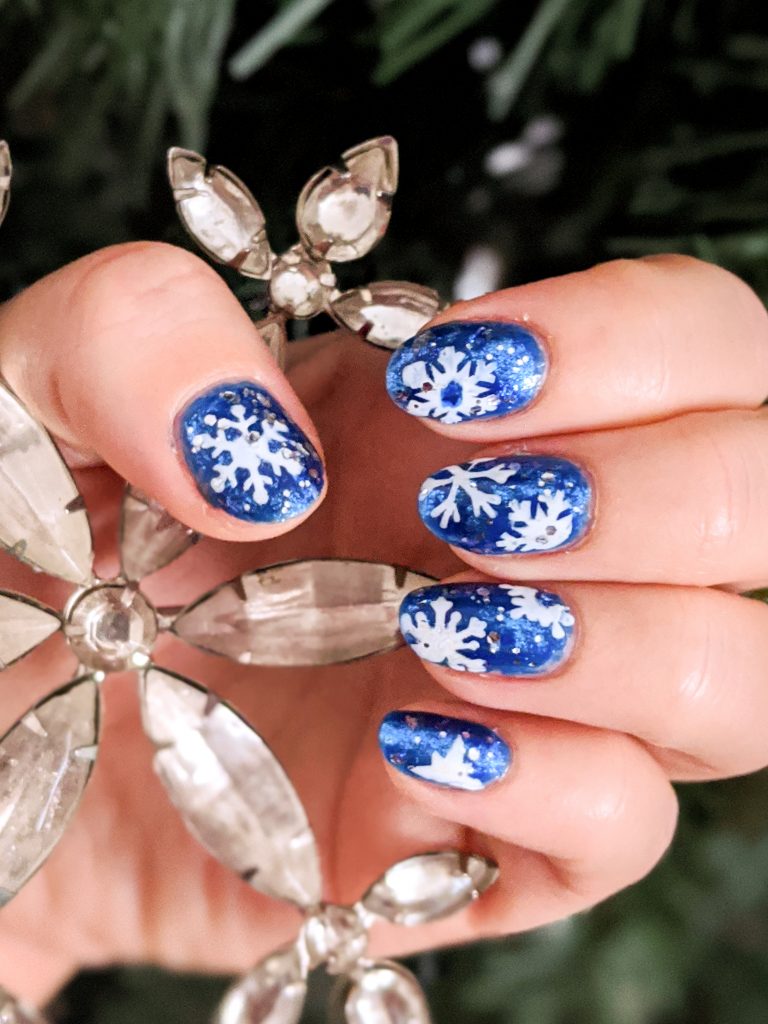 Glossy Glitter Vibrant Blue Glitter Snowflake Nails Glossy Glitter Vibrant Blue Glitter Snowflake Nails