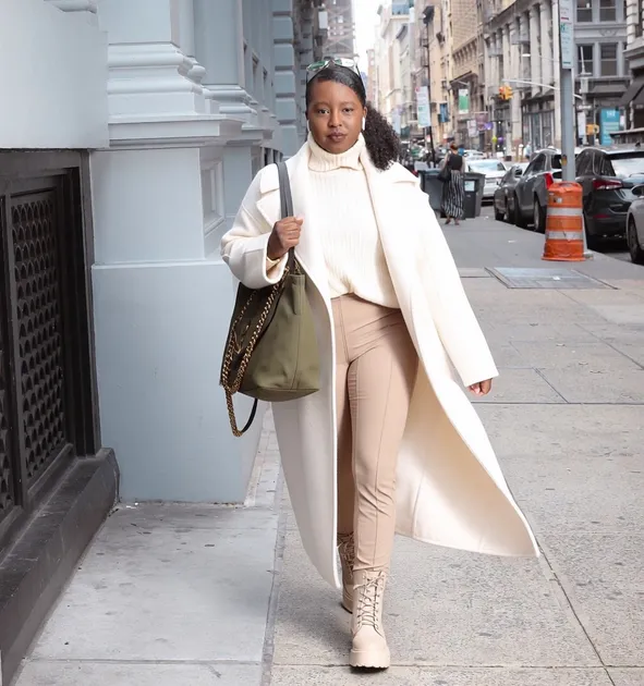Monochromatic Cream Coat for Chic Daytime Monochromatic Cream Coat for Chic Daytime — Classy Winter Outfits