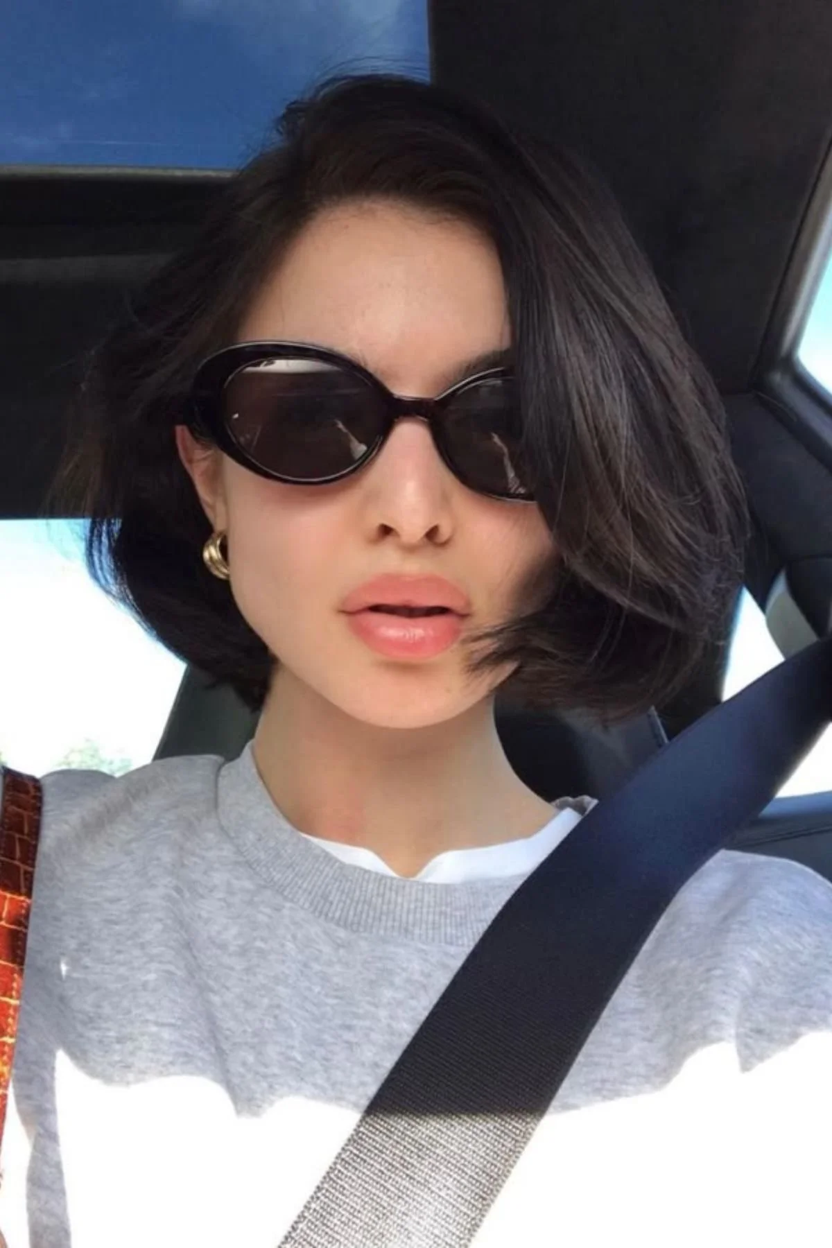 Dark Brown Bob With Loose Waves — Winter Bob Haircuts
