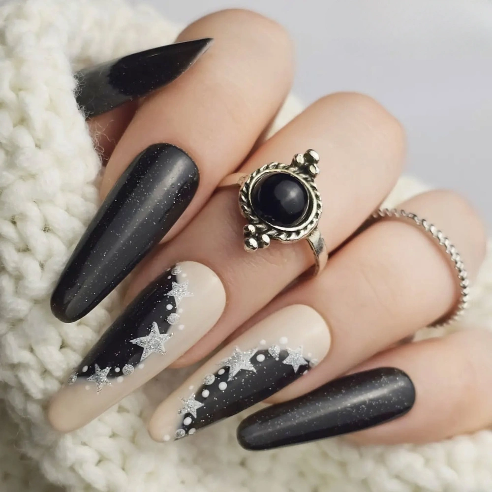 Black Beige Glitter Star Dot Coffin Nails Black Beige Glitter Star Dot Coffin Nails — Winter Black Nails