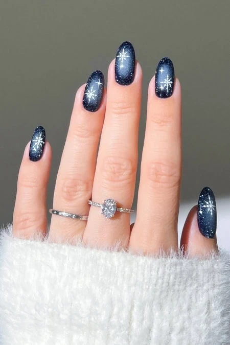 Dark Blue Glitter Snowflake Ovals Dark Blue Glitter Snowflake Ovals — Winter Glitter Nails