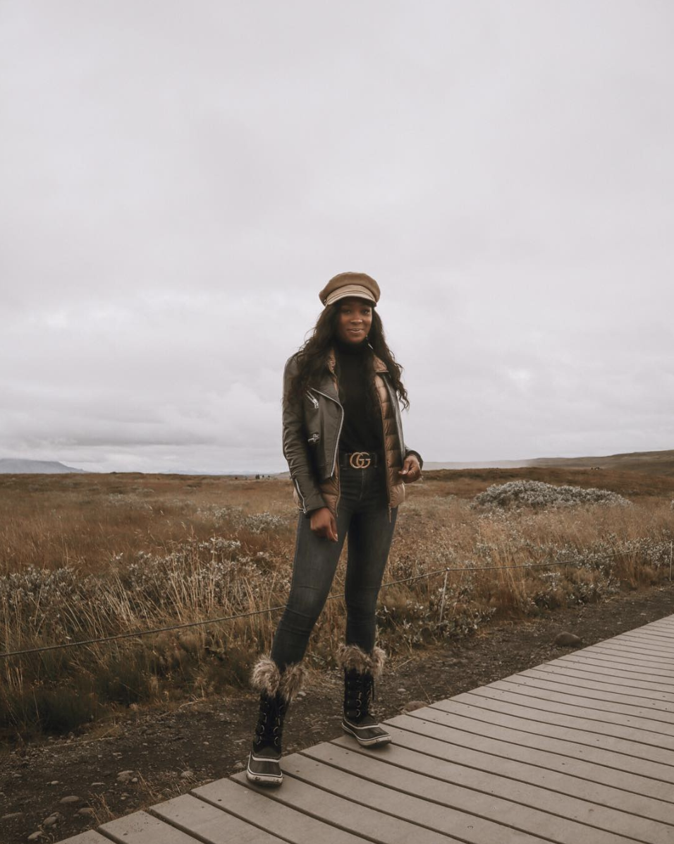 Fur-Trimmed Snow Boots with Leather Jacket and Puffer Vest Fur-Trimmed Snow Boots with Leather Jacket and Puffer Vest — Snow Boots Outfits