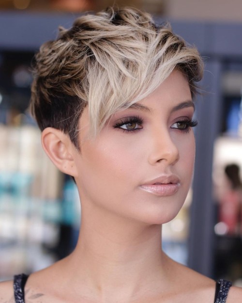 Textured Blonde Pixie With Dark Roots Textured Blonde Pixie With Dark Roots — Winter Pixie Haircuts