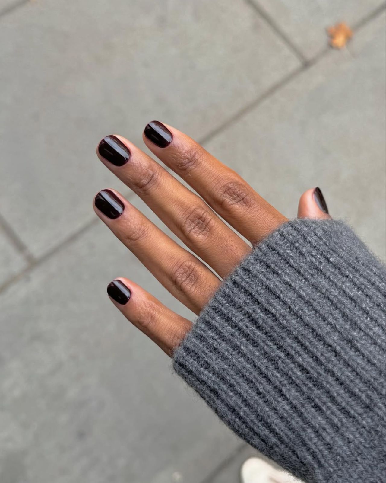 Glossy Very Dark Deep Red Short Oval Glossy Very Dark Deep Red Short Oval — Winter Gel Nail Colors