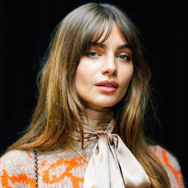 Collarbone Lob Soft Highlights Collarbone Lob Soft Highlights — Winter Haircuts with Curtain Bangs