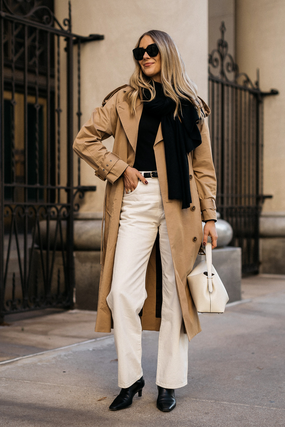 Everyday Style: Beige Trench with Black Turtleneck and White Jeans Everyday Style: Beige Trench with Black Turtleneck and White Jeans — Long Coat Outfits