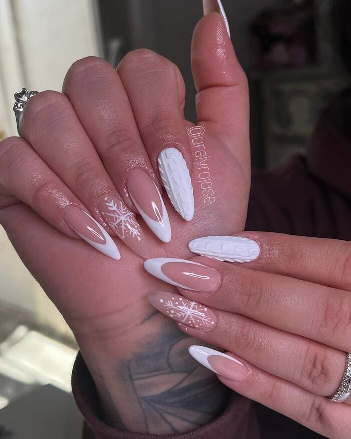 3D Knit French Tip Stilettos 3D Knit French Tip Stilettos — Long Winter Nails