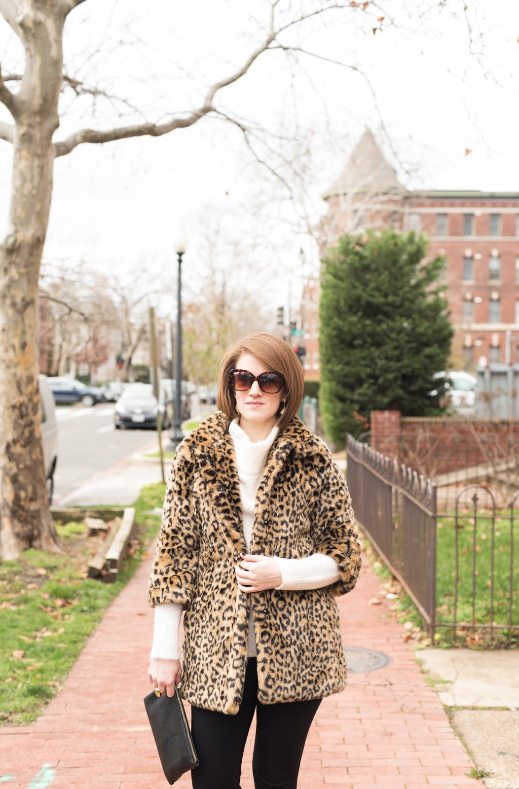 Leopard Coat Over Cream Cable Knit and Black Pants Leopard Coat Over Cream Cable Knit and Black Pants — Leopard Coat Outfits