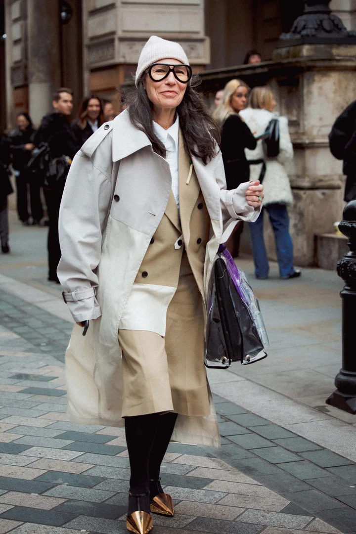 Sophisticated Layering with a Two-Tone Trench Coat Sophisticated Layering with a Two-Tone Trench Coat — London Winter Outfits