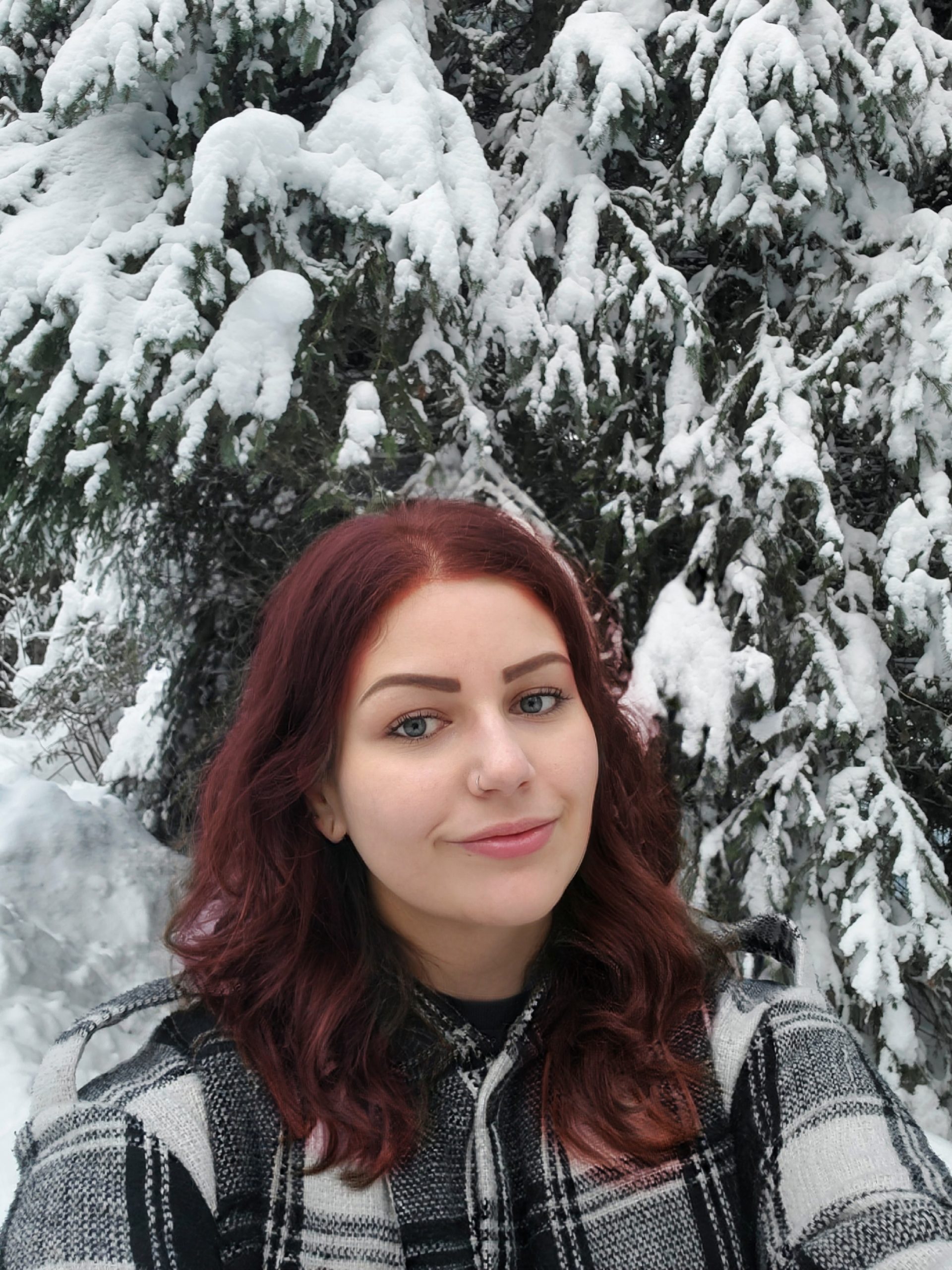 Solid Deep Red Wavy Shoulder Length Solid Deep Red Wavy Shoulder Length — Deep Winter Hair Color