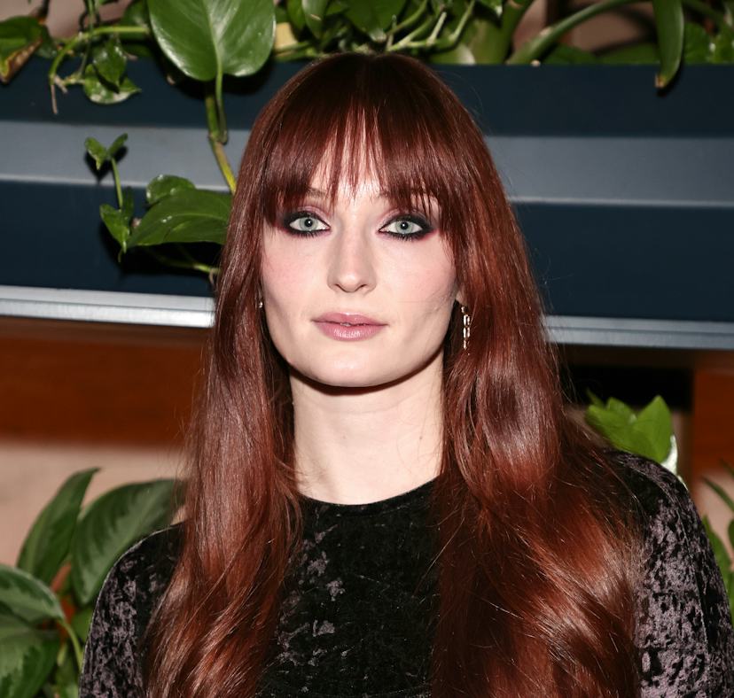 Deep Auburn With Blunt Bangs Deep Auburn With Blunt Bangs — Winter Red Hair Colors