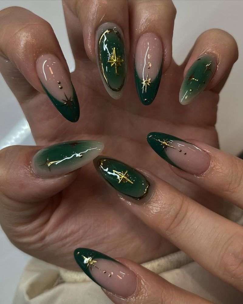 Emerald French Tips with Gold Foil Stars Emerald French Tips with Gold Foil Stars — Emerald Green Nails