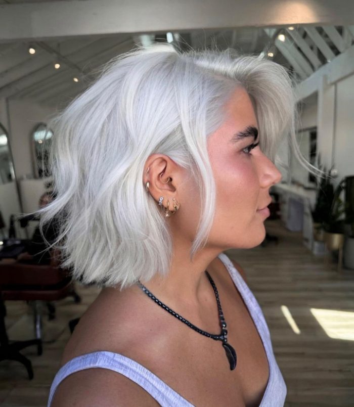 Icy Platinum Bob with Wavy Texture Icy Platinum Bob with Wavy Texture — Winter Hair Colors for Blondes