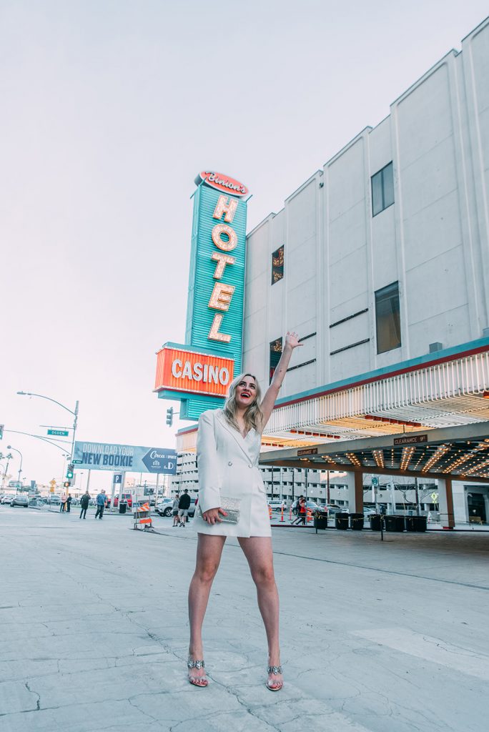 Glamorous White Blazer Dress for a Night Out Glamorous White Blazer Dress for a Night Out — Las Vegas Winter Outfits