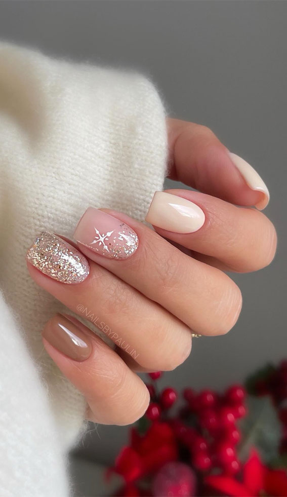 Nude Snowflakes and Silver Glitter Nude Snowflakes and Silver Glitter — Short Winter Gel Nails