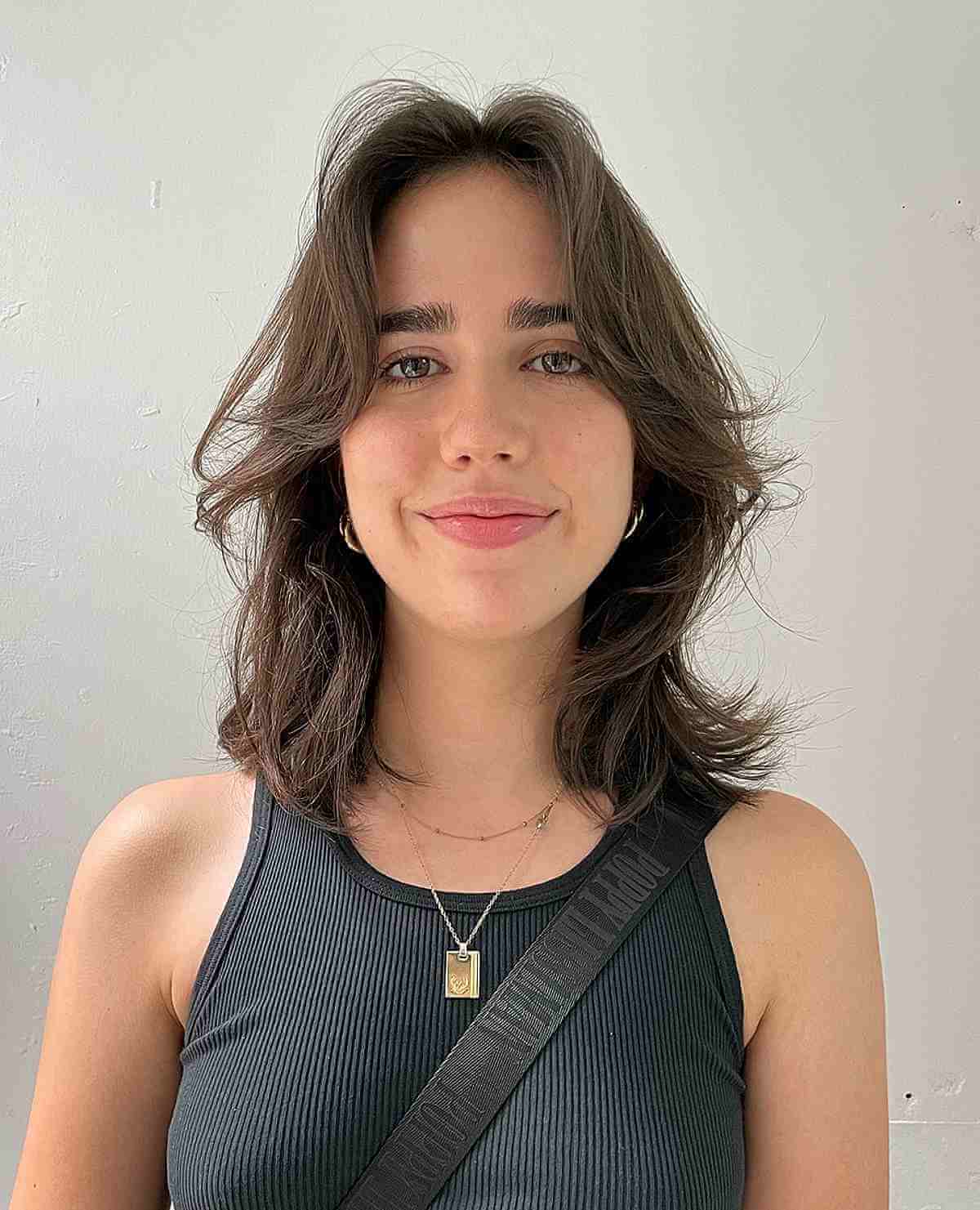 Collarbone Layered Cut with Face-Framing Collarbone Layered Cut with Face-Framing — Winter Haircuts for Oval Faces