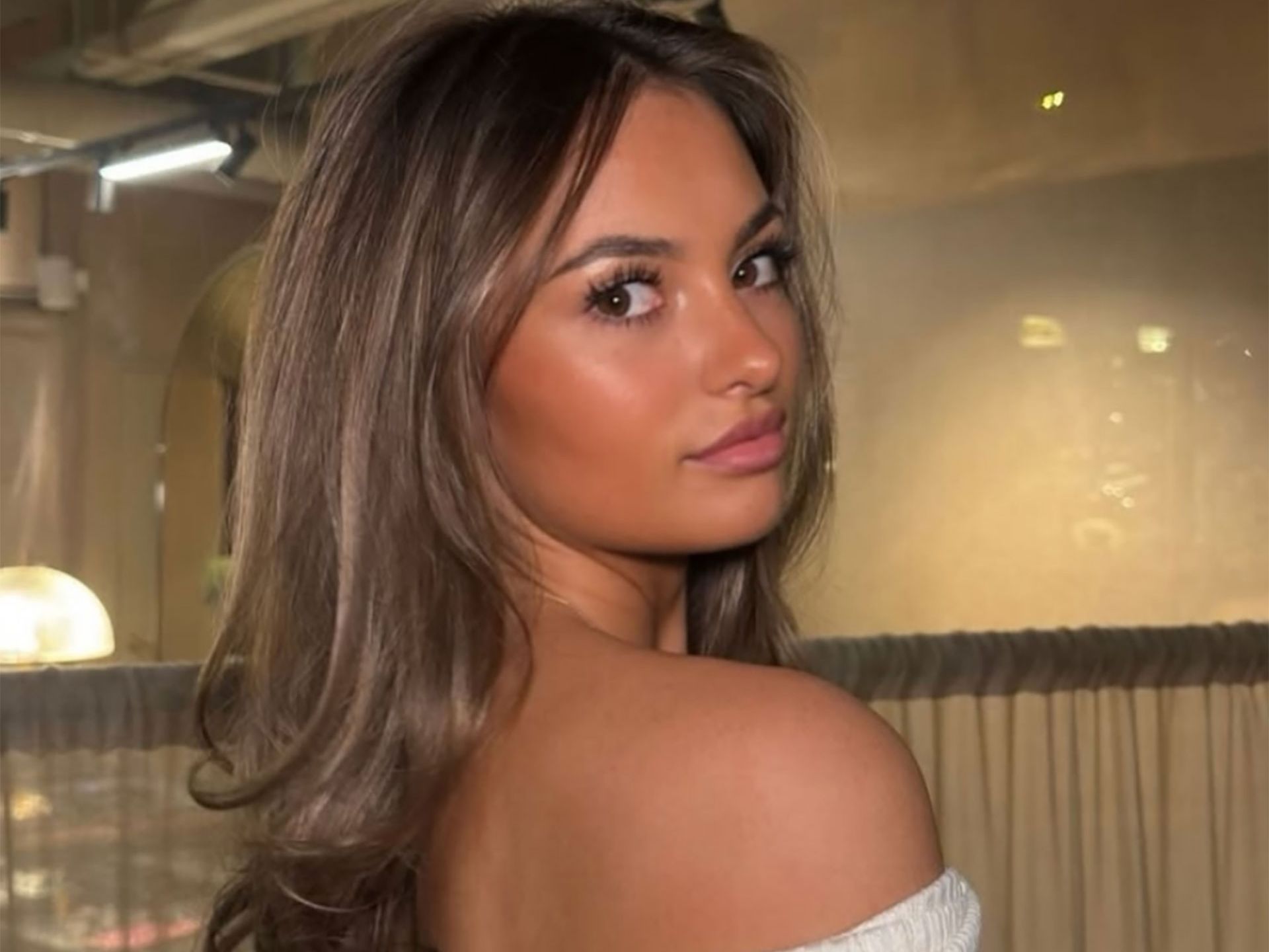 No Bangs Medium Brown With Blonde Highlights No Bangs Medium Brown With Blonde Highlights — Winter Hair Colors for Brown Eyes